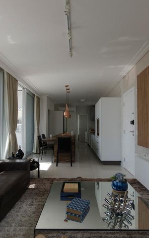 Apartamento para alugar com 220m², 3 quartos e 2 vagasSala