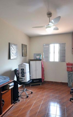 Casa à venda com 150m², 4 quartos e 2 vagasQuarto 3 Suíte