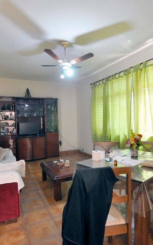 Casa à venda com 150m², 4 quartos e 2 vagasSala