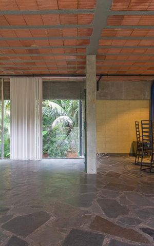Casa de condomínio à venda com 400m², 4 quartos e 2 vagas Casa de condomínio à venda com 400m², 4 quartos e 2 vagasSala