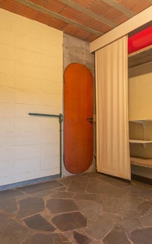 Casa de condomínio à venda com 400m², 4 quartos e 2 vagas Casa de condomínio à venda com 400m², 4 quartos e 2 vagasQuarto