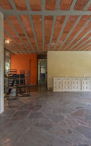 Casa de condomínio à venda com 400m², 4 quartos e 2 vagas Casa de condomínio à venda com 400m², 4 quartos e 2 vagasSala