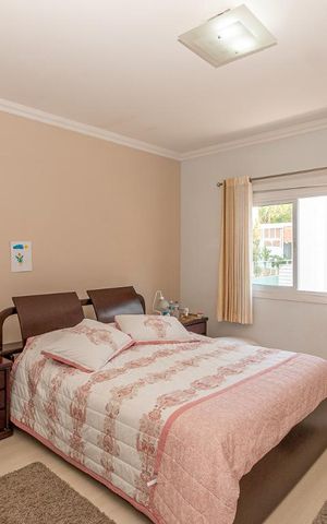 Casa de condomínio à venda com 355m², 4 quartos e 3 vagas Casa de condomínio à venda com 355m², 4 quartos e 3 vagasSuite 1