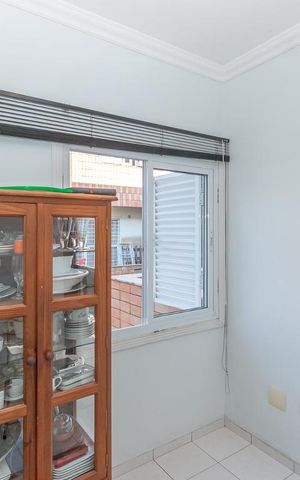 Casa de condomínio à venda com 355m², 4 quartos e 3 vagas Casa de condomínio à venda com 355m², 4 quartos e 3 vagasQuarto de Serviço