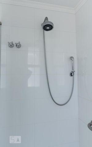 Apartamento à venda com 244m², 4 quartos e 3 vagas Apartamento à venda com 244m², 4 quartos e 3 vagasBanheiro suite 3