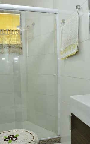 Casa de condomínio para alugar com 180m², 2 quartos e 2 vagasBanheiro da Suíte 1