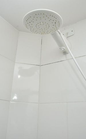 Casa de condomínio para alugar com 180m², 2 quartos e 2 vagasBanheiro da Suíte 2