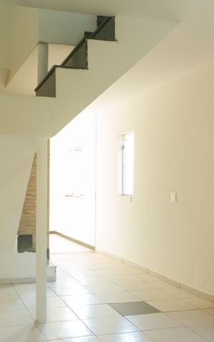 Casa de condomínio à venda com 113m², 3 quartos e 2 vagasSala
