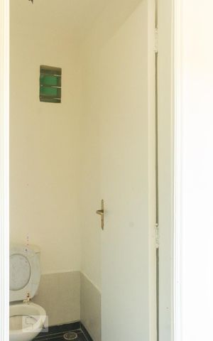 Casa de condomínio à venda com 113m², 3 quartos e 2 vagasLavabo