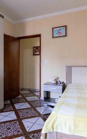 Casa à venda com 500m², 5 quartos e 9 vagas Casa à venda com 500m², 5 quartos e 9 vagasQuarto 2 (Casa 1)