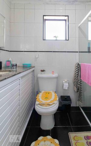 Casa à venda com 500m², 5 quartos e 9 vagas Casa à venda com 500m², 5 quartos e 9 vagasBanheiro da Suíte (Casa 1)