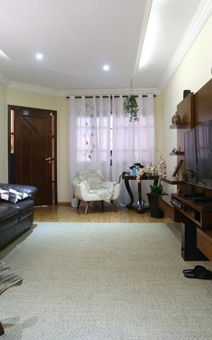 Casa à venda com 128m², 3 quartos e 4 vagasSala