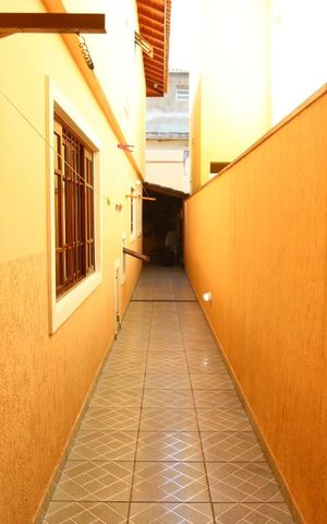 Casa à venda com 128m², 3 quartos e 4 vagasCorredor Externo