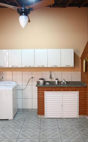 Casa à venda com 128m², 3 quartos e 4 vagasChurrasqueira e Área de Serviço