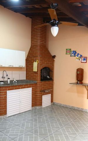 Casa à venda com 128m², 3 quartos e 4 vagasChurrasqueira e Área de Serviço