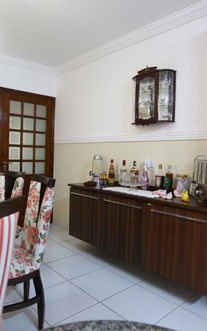Casa à venda com 128m², 3 quartos e 4 vagasCopa