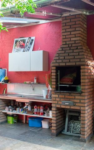 Casa à venda com 170m², 3 quartos e 2 vagas Casa à venda com 170m², 3 quartos e 2 vagasQUINTAL