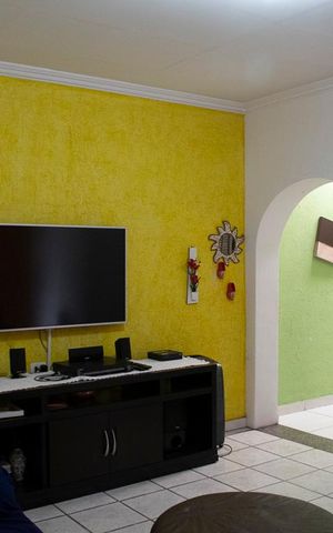 Casa à venda com 170m², 3 quartos e 2 vagas Casa à venda com 170m², 3 quartos e 2 vagasSALA