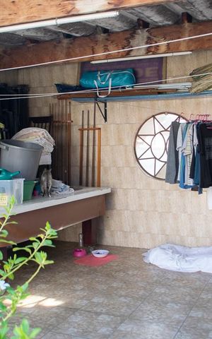 Casa à venda com 170m², 3 quartos e 2 vagas Casa à venda com 170m², 3 quartos e 2 vagasLAVANDERIA
