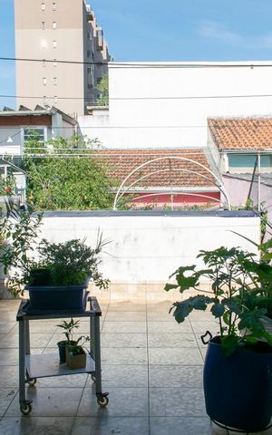 Casa à venda com 170m², 3 quartos e 2 vagas Casa à venda com 170m², 3 quartos e 2 vagasLAVANDERIA