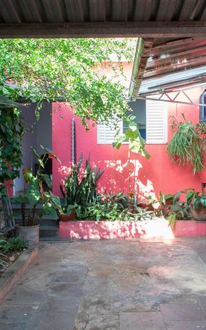 Casa à venda com 170m², 3 quartos e 2 vagas Casa à venda com 170m², 3 quartos e 2 vagasQUINTAL