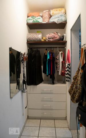 Casa à venda com 170m², 3 quartos e 2 vagas Casa à venda com 170m², 3 quartos e 2 vagasCLOSET