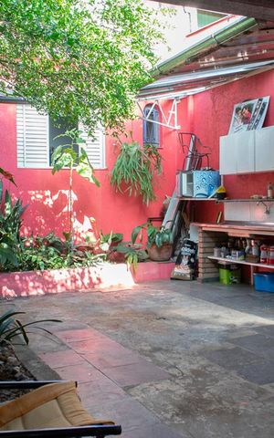 Casa à venda com 170m², 3 quartos e 2 vagas Casa à venda com 170m², 3 quartos e 2 vagasQUINTAL