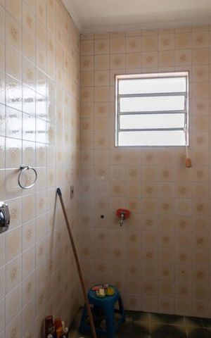 Casa à venda com 480m², 7 quartos e 8 vagas Casa à venda com 480m², 7 quartos e 8 vagasBanheiro 2