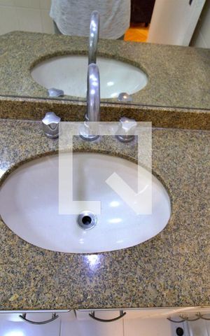 Apartamento à venda com 68m², 2 quartos e 2 vagas Apartamento à venda com 68m², 2 quartos e 2 vagasBanheiro da Suíte 2