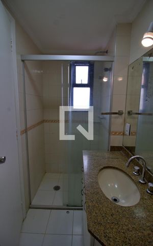 Apartamento à venda com 68m², 2 quartos e 2 vagas Apartamento à venda com 68m², 2 quartos e 2 vagasBanheiro da Suíte 1