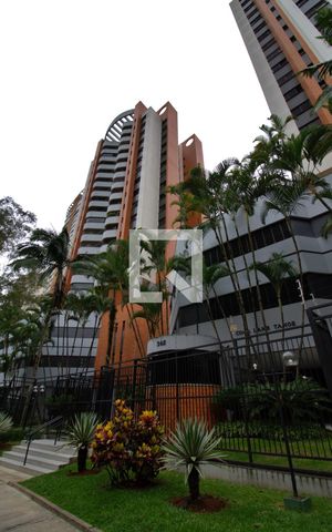 Apartamento à venda com 68m², 2 quartos e 2 vagas Apartamento à venda com 68m², 2 quartos e 2 vagasFachada e portaria