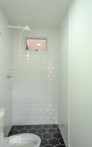 Studio para alugar com 26m², 1 quarto e sem vaga Studio para alugar com 26m², 1 quarto e sem vagaBanheiro