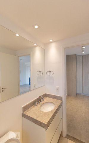 Studio para alugar com 34m², 1 quarto e 1 vaga Studio para alugar com 34m², 1 quarto e 1 vagaBanheiro
