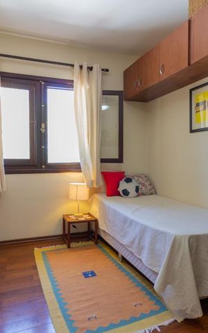 Casa à venda com 260m², 4 quartos e 3 vagas Casa à venda com 260m², 4 quartos e 3 vagasQuarto 1