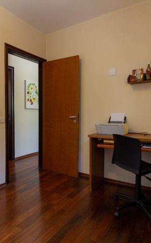 Casa à venda com 260m², 4 quartos e 3 vagas Casa à venda com 260m², 4 quartos e 3 vagasQuarto 3