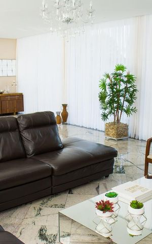 Casa à venda com 460m², 4 quartos e 3 vagasSala