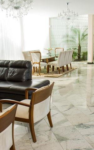 Casa à venda com 460m², 4 quartos e 3 vagasSala