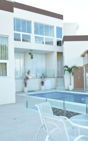 Casa à venda com 460m², 4 quartos e 3 vagasVista da Fachada