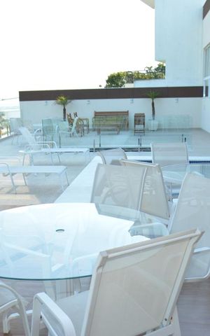 Casa à venda com 460m², 4 quartos e 3 vagasArea de espaço social da piscina