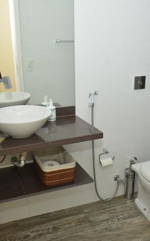 Casa à venda com 460m², 4 quartos e 3 vagasBanheiro 7