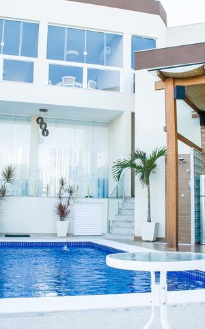 Casa à venda com 460m², 4 quartos e 3 vagasVista da Fachada