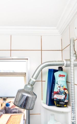 Apartamento à venda com 57m², 2 quartos e 1 vaga Apartamento à venda com 57m², 2 quartos e 1 vagaChuveiro