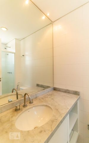 Apartamento para alugar com 63m², 2 quartos e 1 vaga Apartamento para alugar com 63m², 2 quartos e 1 vagaBanheiro da suíte