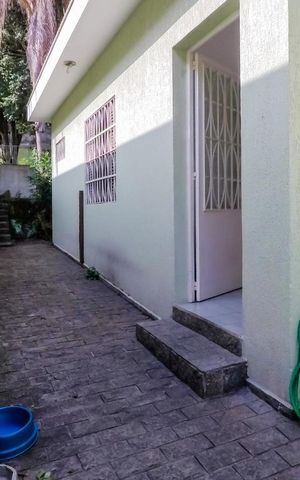 Casa à venda com 170m², 3 quartos e 3 vagasCorredor externo