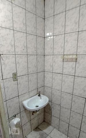 Casa à venda com 150m², 5 quartos e 1 vaga Casa à venda com 150m², 5 quartos e 1 vagaBanheiro de Serviço