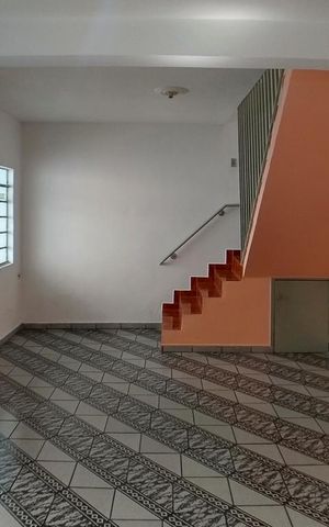 Casa à venda com 150m², 5 quartos e 1 vaga Casa à venda com 150m², 5 quartos e 1 vagaSala