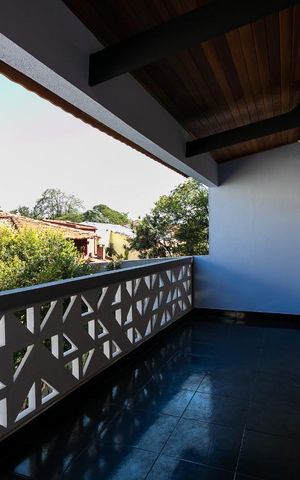 Casa à venda com 390m², 4 quartos e 4 vagas Casa à venda com 390m², 4 quartos e 4 vagasEscritório