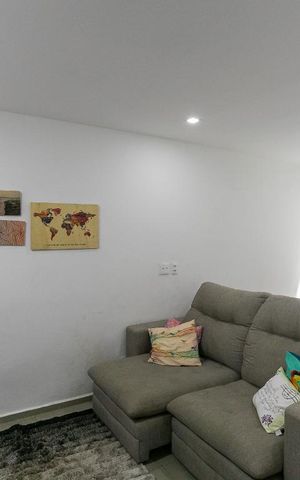 Casa à venda com 390m², 4 quartos e 4 vagas Casa à venda com 390m², 4 quartos e 4 vagasSala de TV
