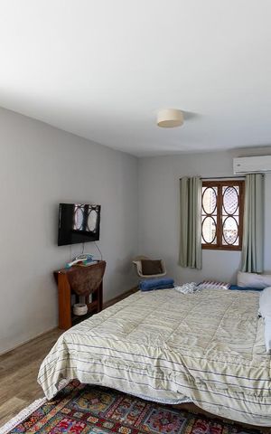 Casa à venda com 390m², 4 quartos e 4 vagas Casa à venda com 390m², 4 quartos e 4 vagasQuarto 3 - Suíte
