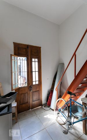 Casa à venda com 390m², 4 quartos e 4 vagas Casa à venda com 390m², 4 quartos e 4 vagasQuarto 4 - Suíte